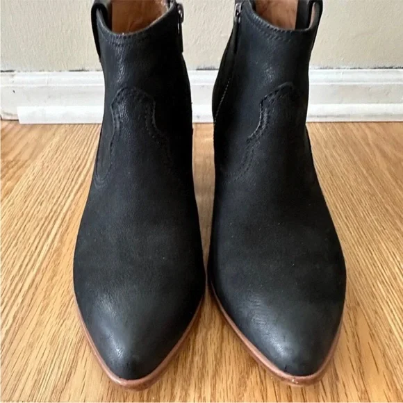 Like New! Frye Reina Ankle Boots - Picture 5 of 7
